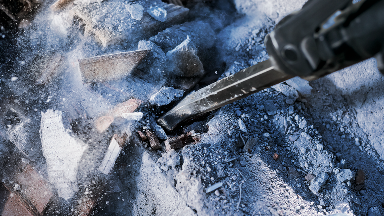 PRO HEX-4C Flat Chisel 28 mm, 35 x 520 mm Demolition hammer breaking concrete rubble.