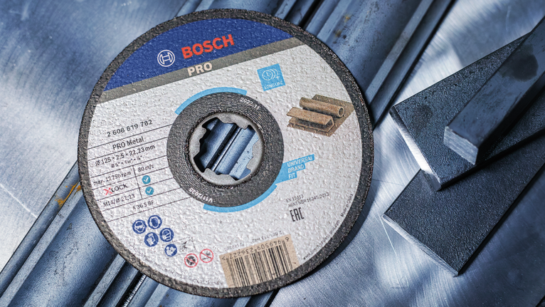 PRO Metal Bonded Cutting Disc, 125 x 2.5 x 22.23 mm, X-Lock, Straight Cutting disc for metal rests on steel bars.