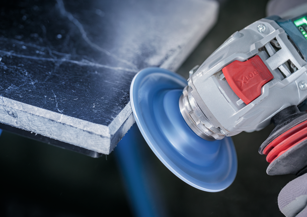 EXPERT Multi Material Carbide Grinding Head Medium, Flat, X-LOCK, 115 mm, 22.23 mm Bosch X-LOCK diamond grinding disc for tile edge finishing.